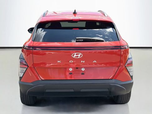 Used 2025 Hyundai Kona SEL FWD image 6