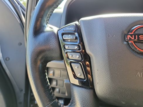 Used 2022 Nissan Frontier Pro-X RWD image 9