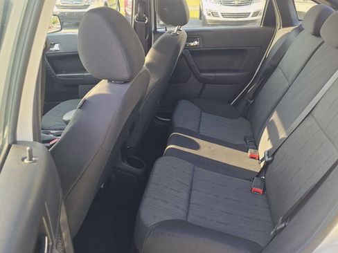 Used 2011 Ford Focus SE image 11