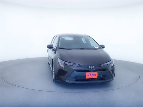 Used 2023 Toyota Corolla LE image 12
