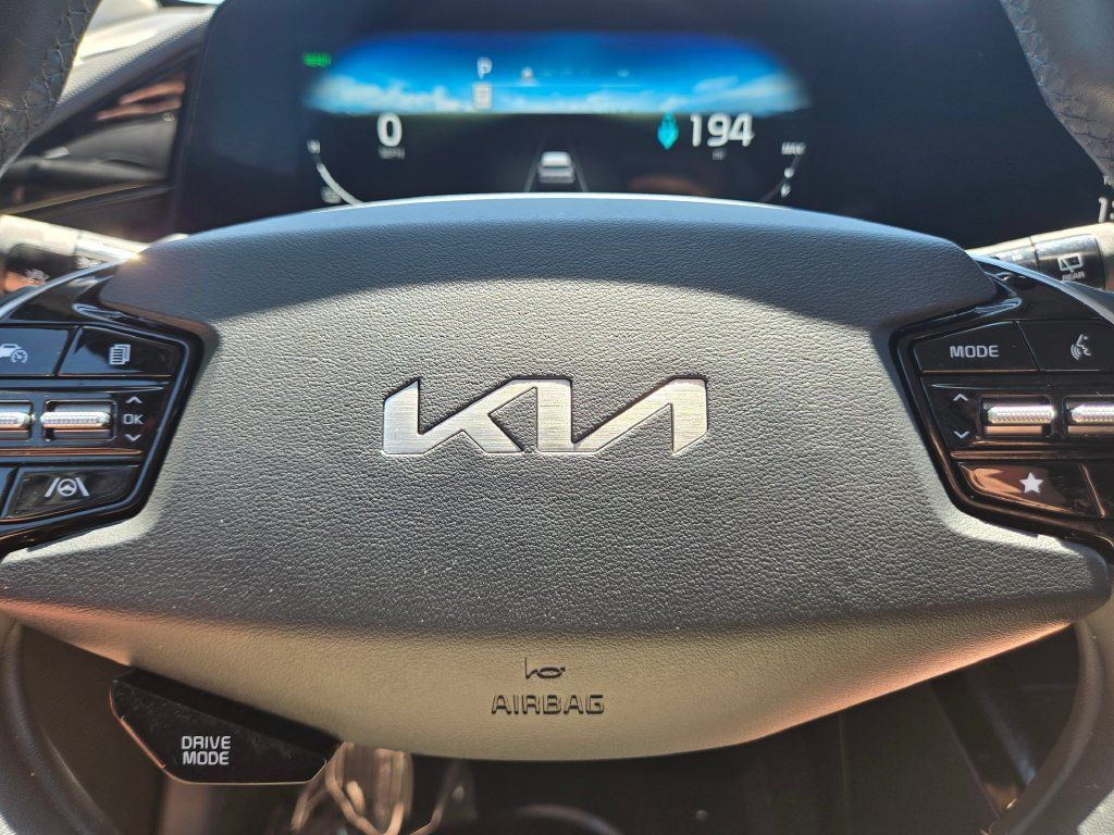 Certified 2024 Kia Niro Wind w/ Wind Preserve Package FWD image 23