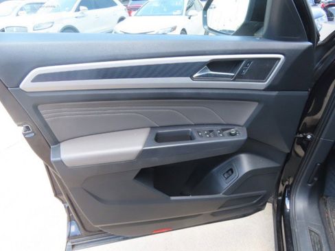 Used 2021 Volkswagen Atlas Cross Sport SEL R-Line FWD image 22