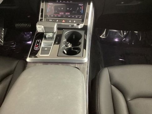 Certified 2023 Audi Q8 Premium Plus w/ Premium Plus Package image 22