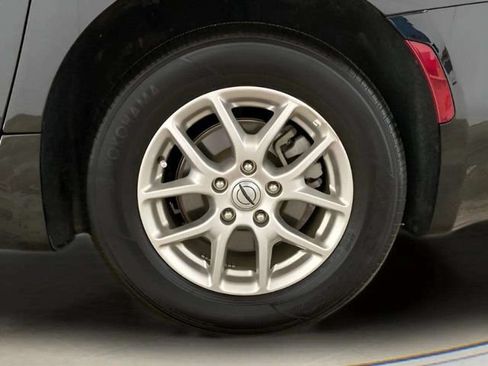 Used 2025 Chrysler Pacifica Select FWD image 90