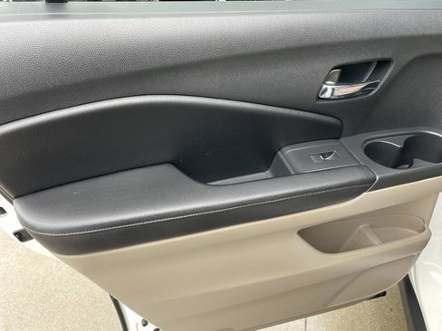 Used 2017 Honda Pilot LX image 16