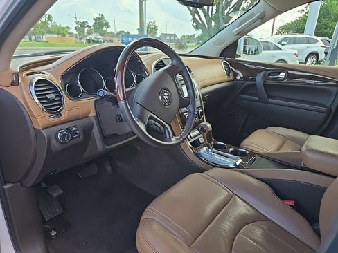 Used 2017 Buick Enclave Premium w/ Experience Buick Package FWD image 5