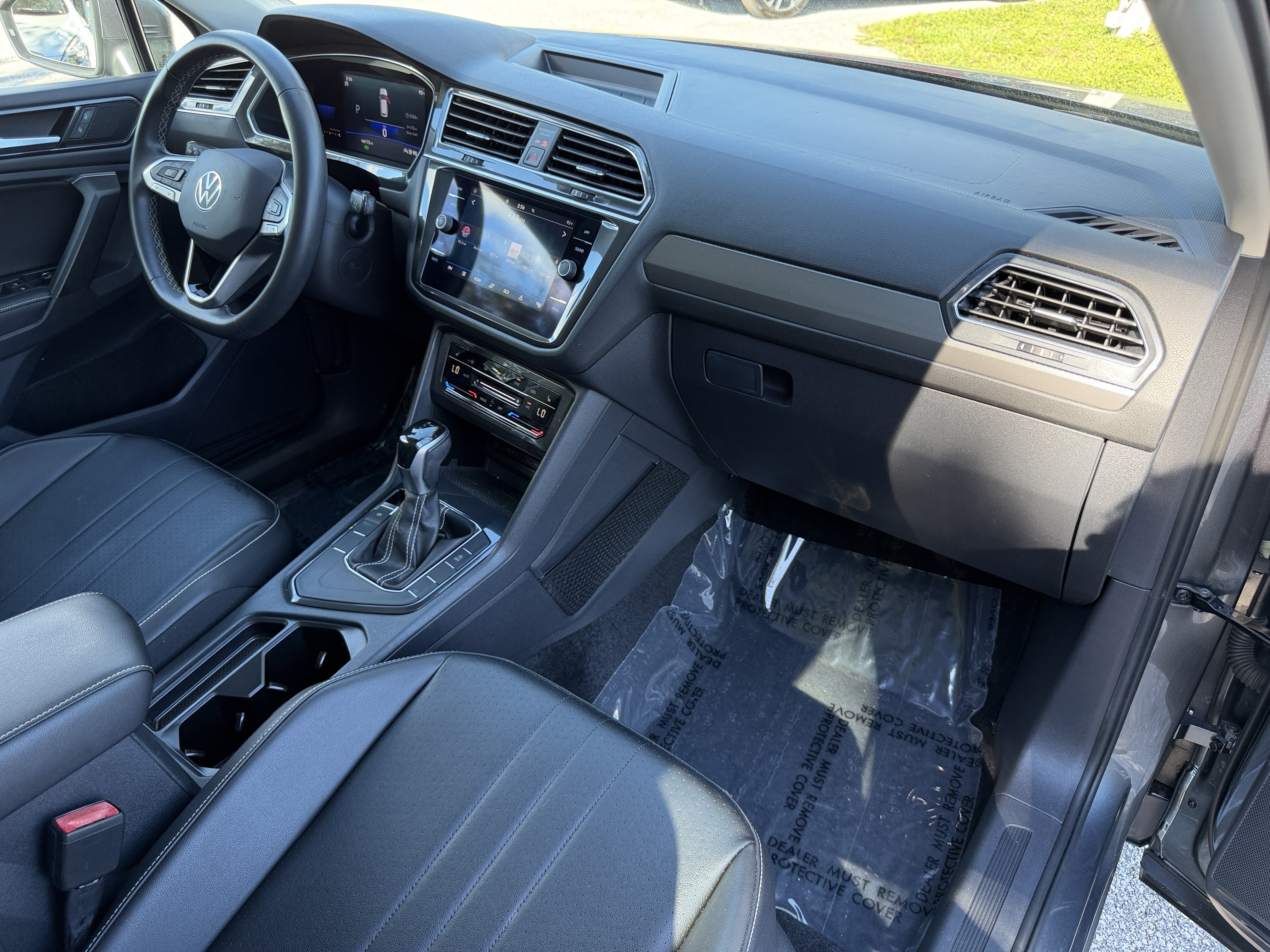 Certified 2022 Volkswagen Tiguan SE FWD image 12