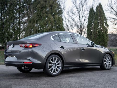 Used 2019 MAZDA MAZDA3 Sedan w/ Select Package image 5