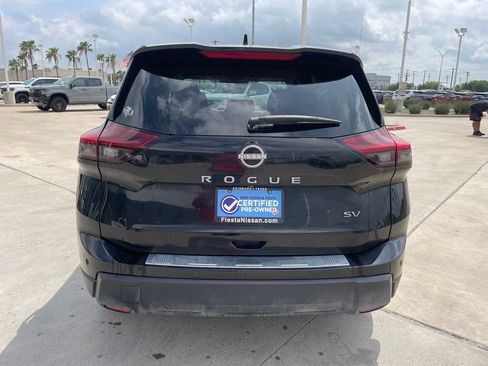 Used 2024 Nissan Rogue SV FWD image 6