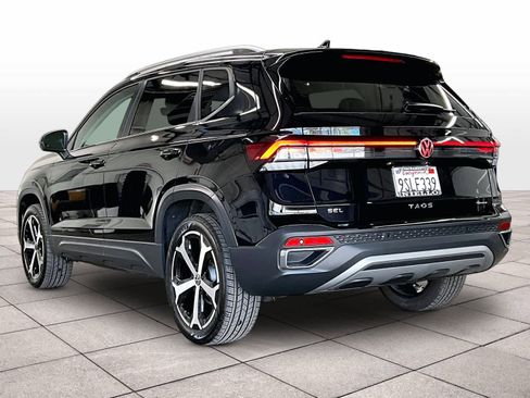 Used 2025 Volkswagen Taos SEL image 15