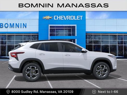 New 2025 Chevrolet Trax LT image 5