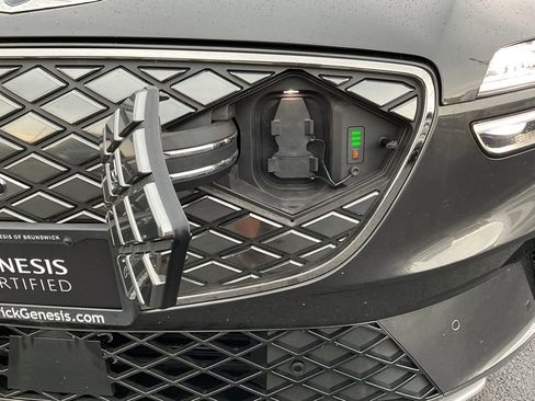 Used 2025 Genesis Electrified GV70 Advanced w/ Prestige Package image 12