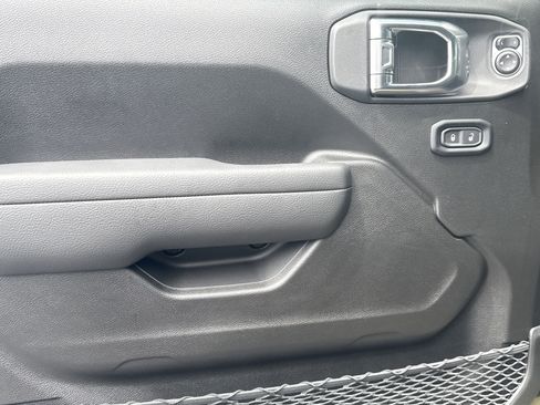 New 2025 Jeep Gladiator Sport image 14