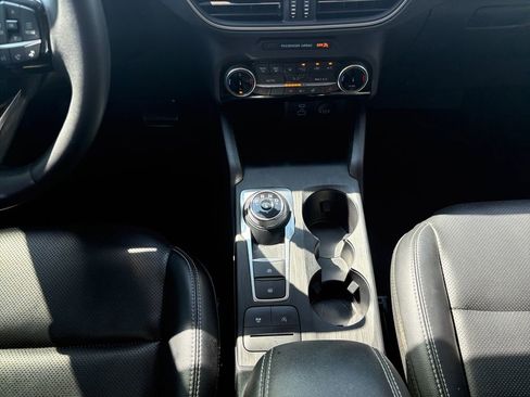 Used 2022 Ford Escape SEL image 11