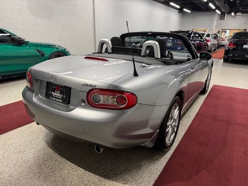 Used 2011 MAZDA MX-5 Miata Sport RWD image 17