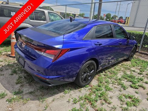 Used 2021 Hyundai Elantra SEL w/ Cargo Package FWD image 5