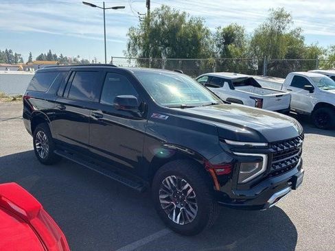 Certified 2026 Chevrolet Suburban Z71 w/ Comfort Package image 2