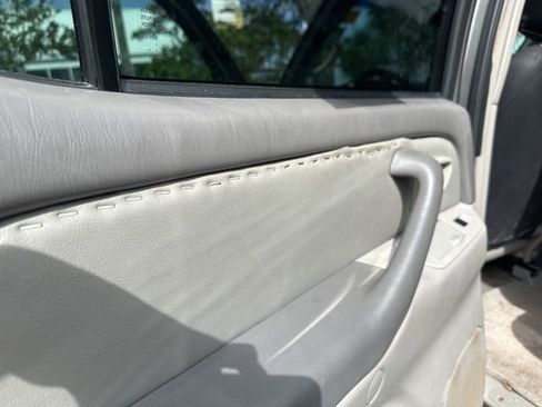 Used 2004 Toyota Sequoia SR5 image 18