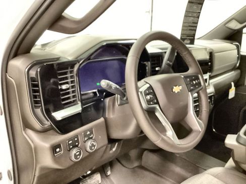 New 2026 Chevrolet Silverado 1500 LT w/ Z71 Off-Road Package image 10