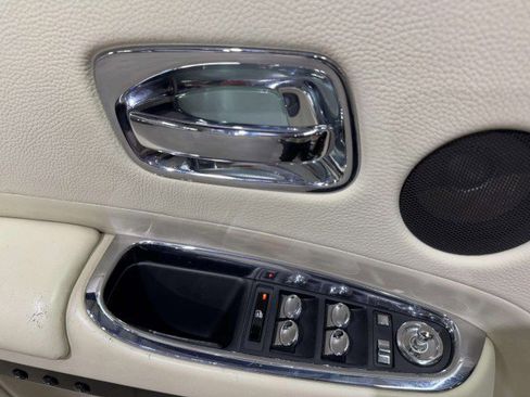 Used 2015 Rolls-Royce Ghost image 23