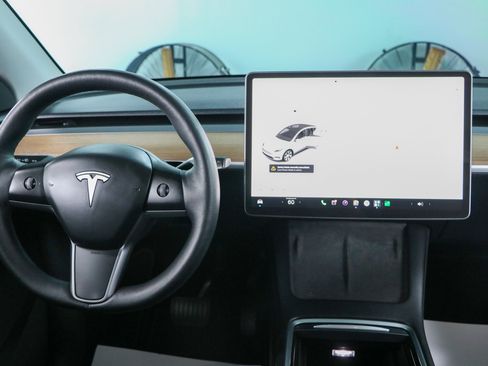 Used 2023 Tesla Model Y Long Range AWD/4WD image 16