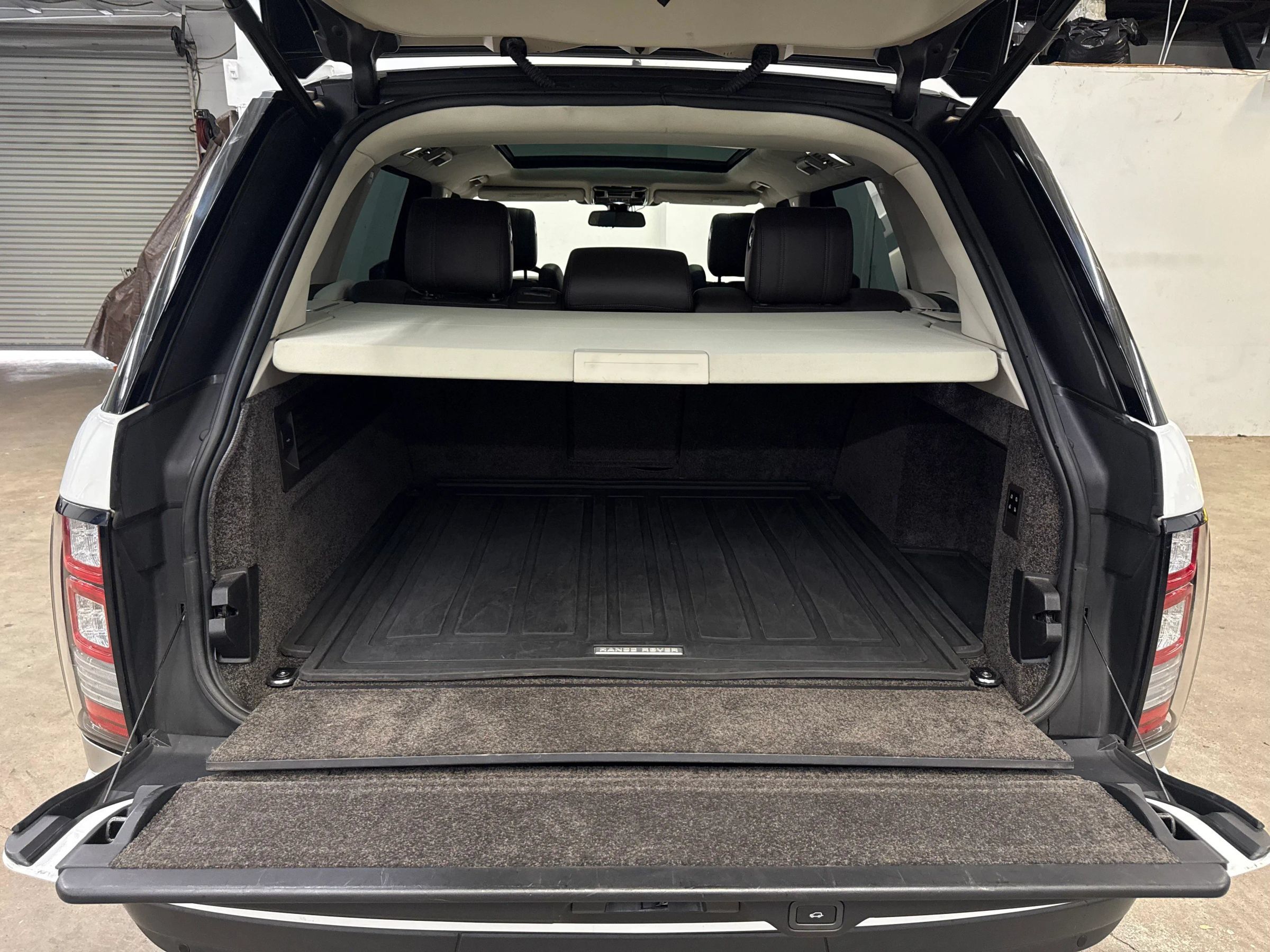 Used 2015 Land Rover Range Rover Long Wheelbase Supercharged AWD/4WD image 11