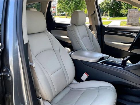 Used 2020 Buick Enclave Premium w/ Sun and Sites Package FWD image 28