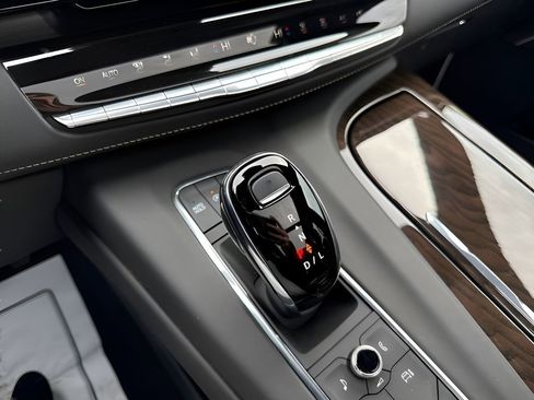 Used 2024 Cadillac Escalade Premium Luxury Platinum image 53