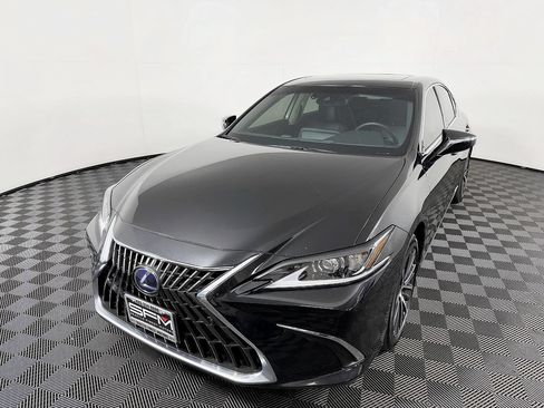 Used 2022 Lexus ES 300h w/ Premium Package FWD image 3
