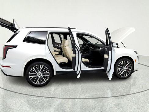 Certified 2024 Cadillac XT6 Sport AWD/4WD image 13