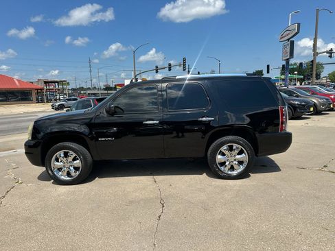 Used 2010 GMC Yukon Denali AWD/4WD image 6