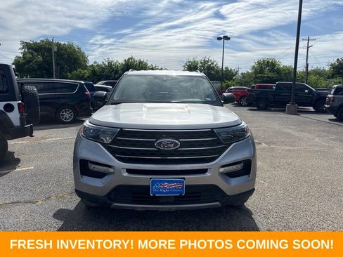 Used 2022 Ford Explorer XLT w/ Equipment Group 202A AWD/4WD image 7