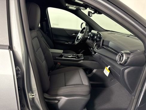 New 2026 Chevrolet Equinox LT w/ Safety and Technology Package FWD image 15