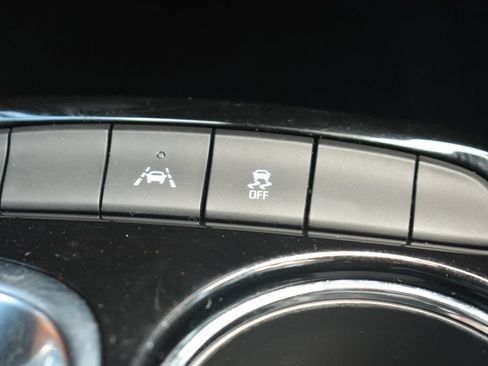 Used 2022 Buick Encore GX Preferred w/ Sport Touring Package FWD image 17