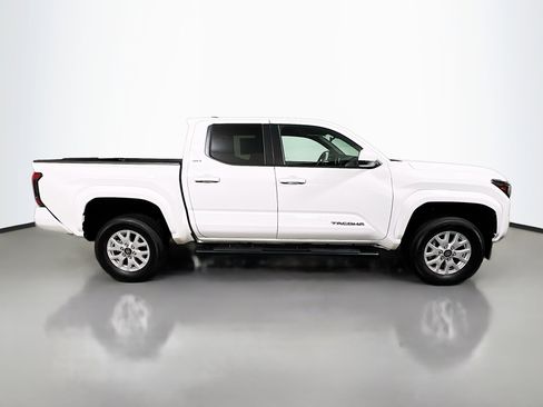 Used 2024 Toyota Tacoma SR5 image 3