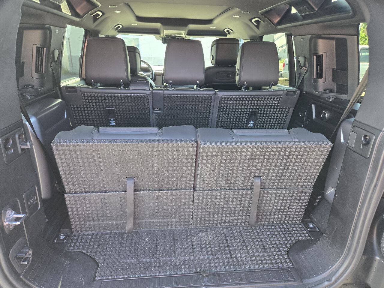 Used 2021 Land Rover Defender 110 X-Dynamic HSE AWD/4WD image 25