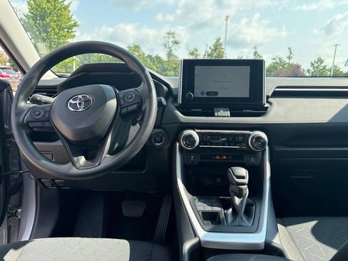 Used 2025 Toyota RAV4 XLE AWD/4WD image 22