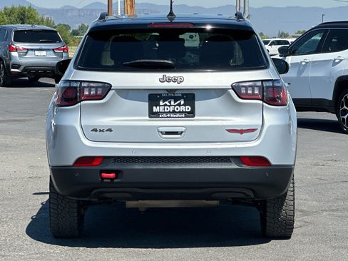 Used 2025 Jeep Compass Trailhawk AWD/4WD image 5