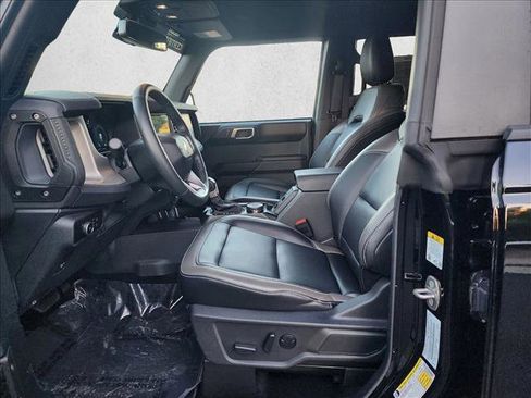 Used 2025 Ford Bronco Outer Banks AWD/4WD image 16