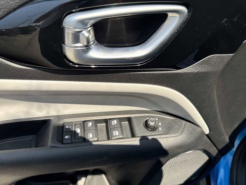 Used 2022 Jeep Compass Limited image 17