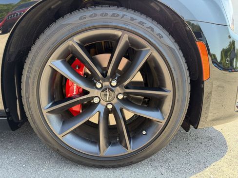 Used 2023 Chrysler 300 C RWD image 9