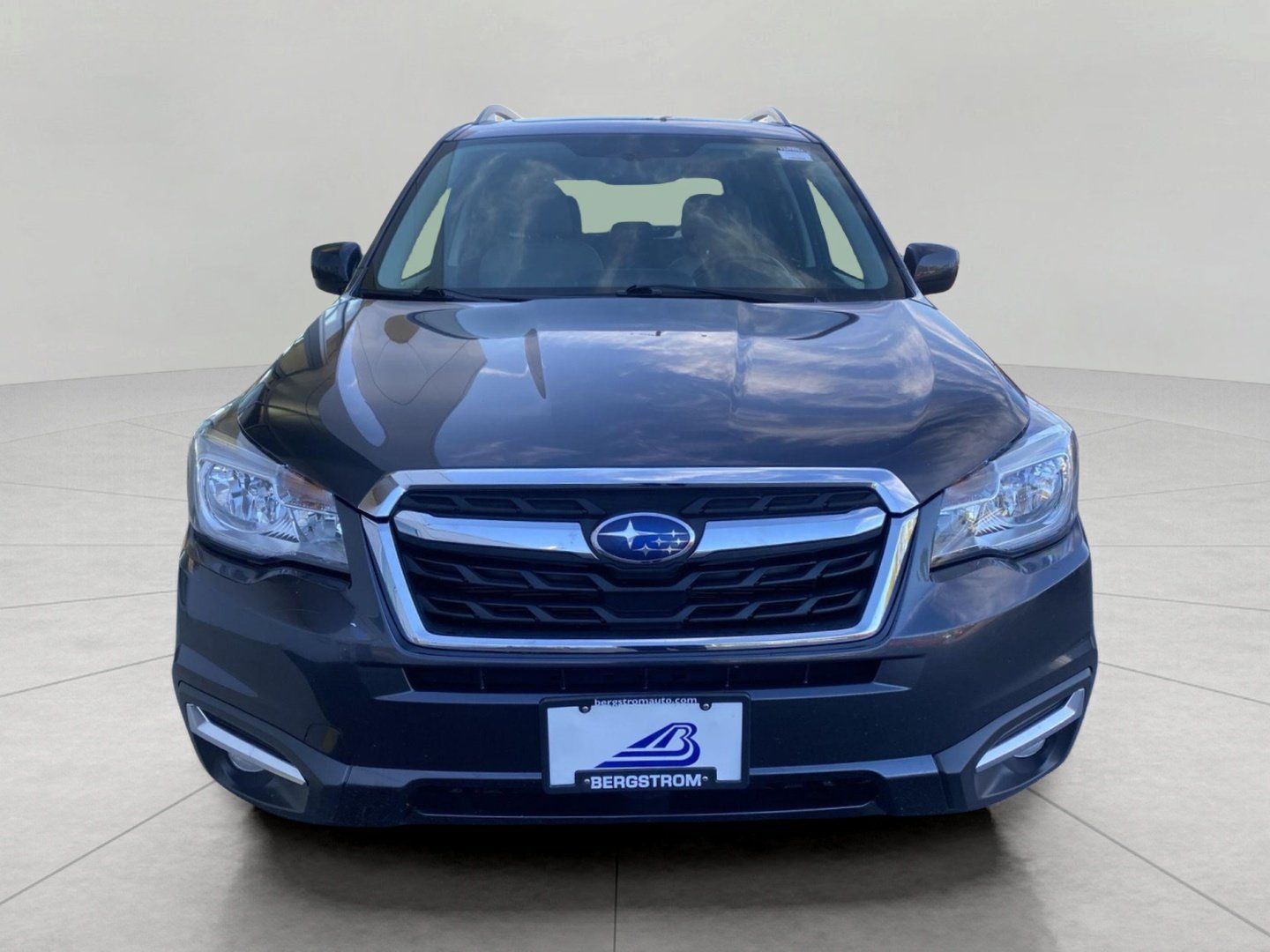 Used 2017 Subaru Forester 2.5i Limited w/ Popular Package #2 AWD/4WD image 2