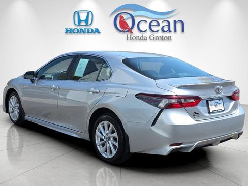 Used 2024 Toyota Camry SE FWD image 5