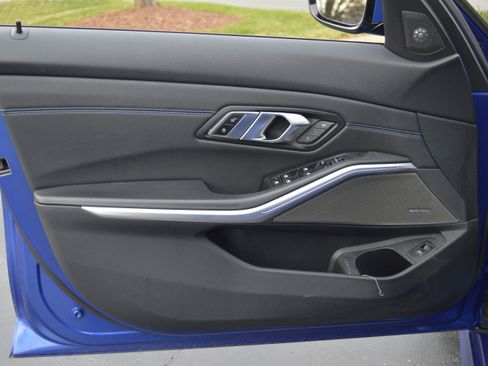 Used 2019 BMW 330i Sedan w/ M Sport Package image 13