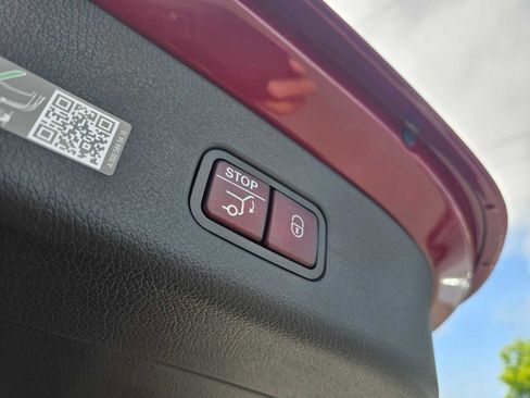 Certified 2026 Mercedes-Benz GLC 300 4MATIC image 15