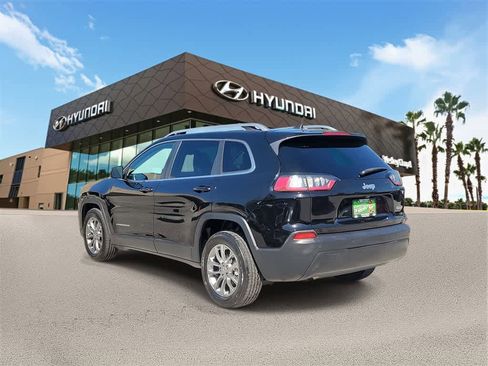 Used 2020 Jeep Cherokee Latitude Plus image 2