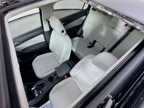 Used 2018 Volkswagen Tiguan SE w/ Panoramic Sunroof Package image 43