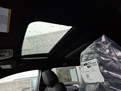 New 2026 Toyota Sienna Limited image 8