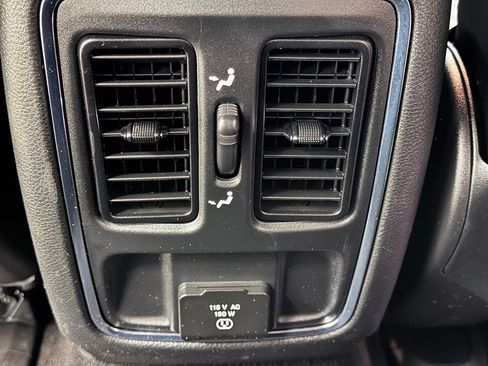 Used 2021 Jeep Grand Cherokee Laredo X AWD/4WD image 24
