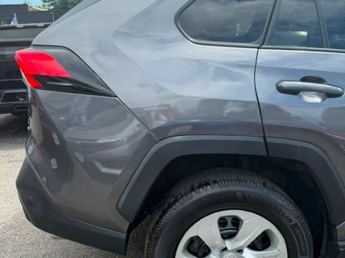 Used 2022 Toyota RAV4 LE AWD/4WD image 14